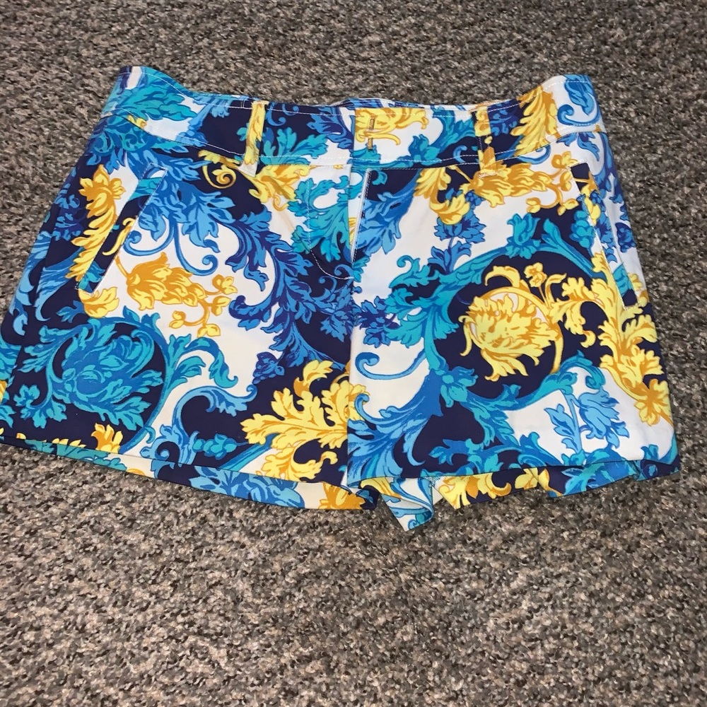 Cache shorts. Excellent condition.